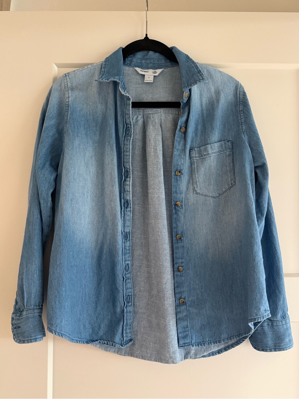 Women’s Old Navy Chambray Classic Shirt Button Down Long Sleeve Small S